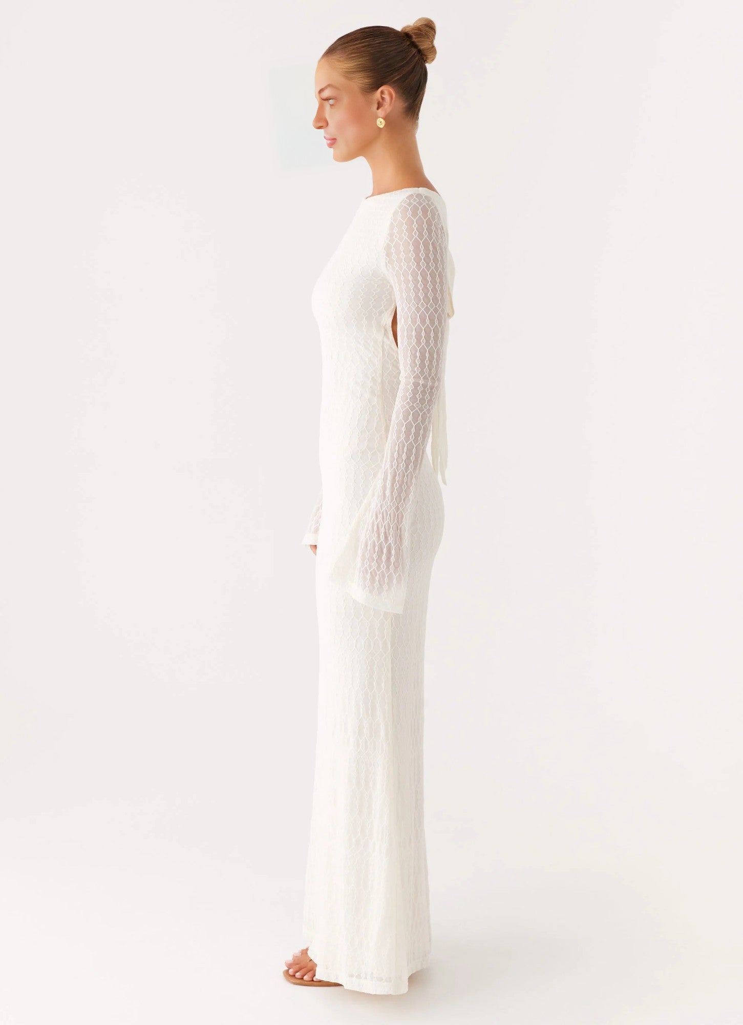 Elegeleges Exclusive - Ethereal Long Sleeve Maxi Dress - Ivory
